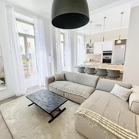 Apartment Vidal: Modern Antibes Near Sncf Station