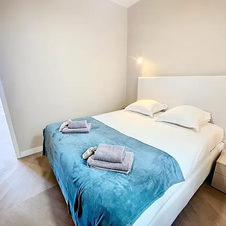 Vidal: Modern Antibes Near Sncf Station Apartment Cannes
